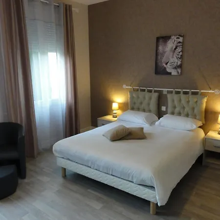 Les Rives Du Plantie Hotel