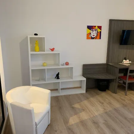 Hotel Les Rives Du Plantie 4*