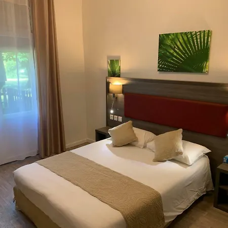 Les Rives Du Plantie Hotel