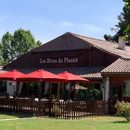 Les Rives Du Plantie 호텔 4*