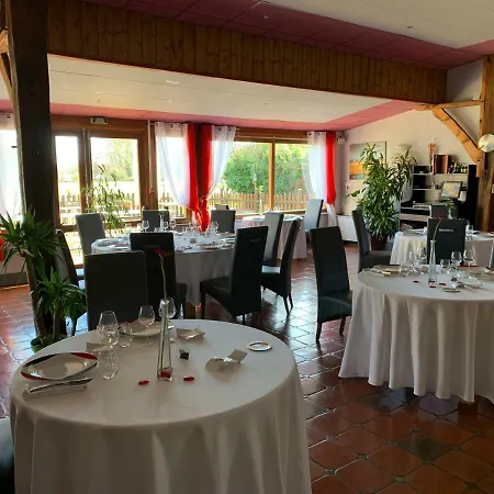 Les Rives Du Plantie 호텔 Le Temple-sur-Lot